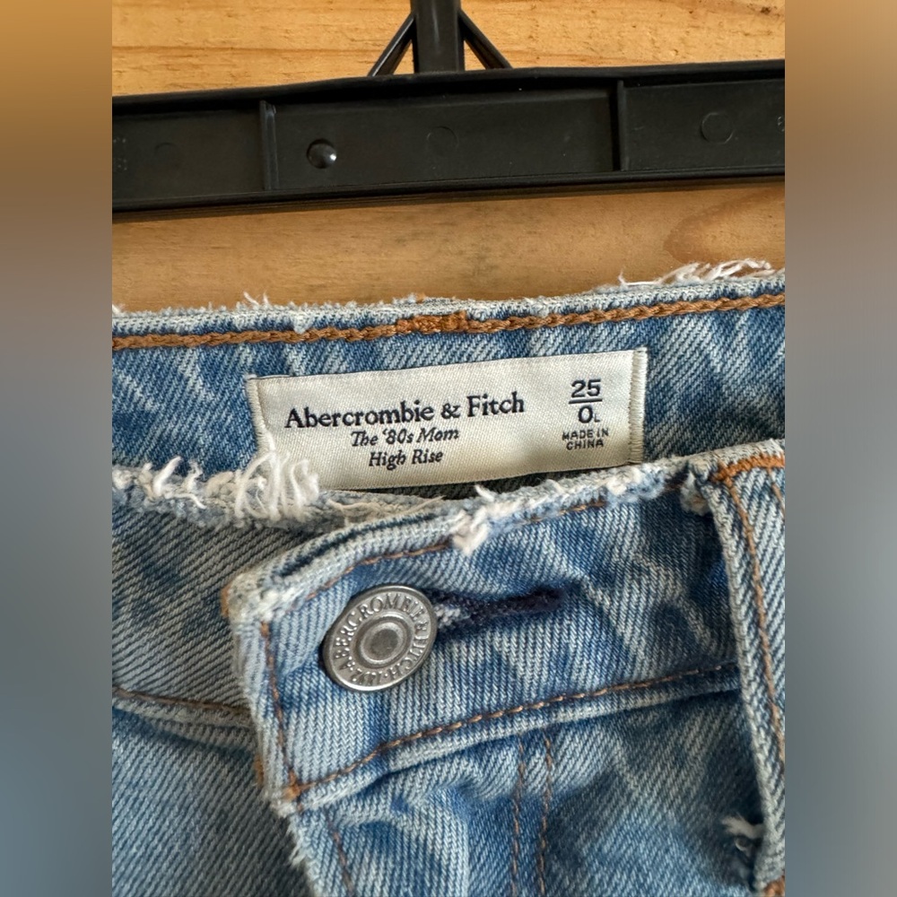 Abercrombie mom jeans